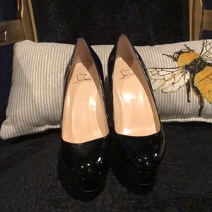 Bianca Black Patent Leather LouBoutin PUMPS!